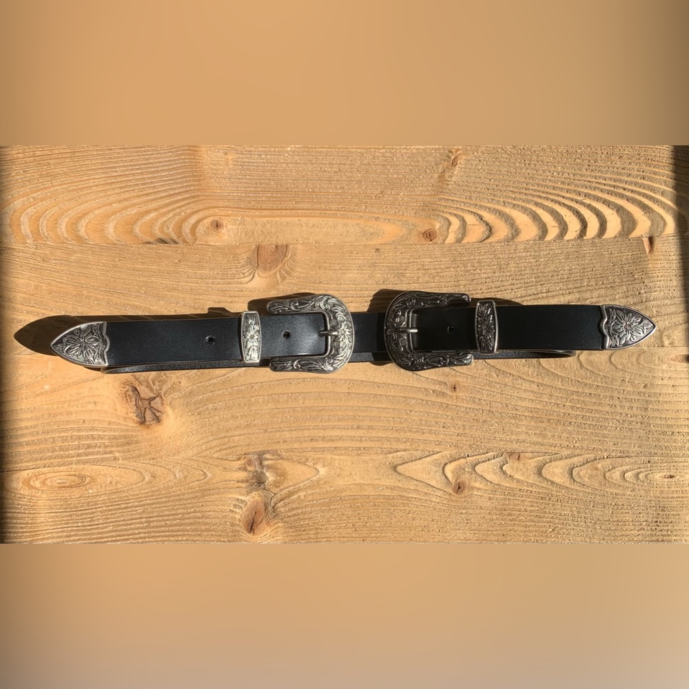 Double Buckle Black Belt with 2 Ornate Silver Buckles. EUC!!